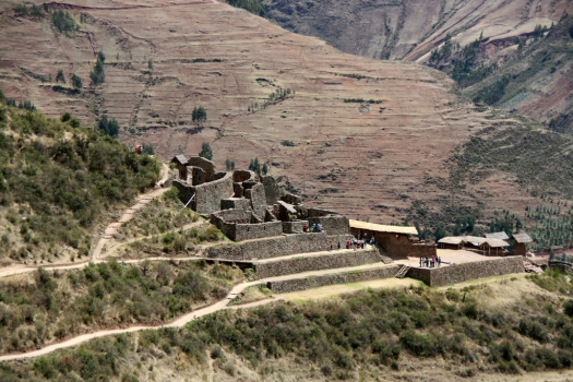 pisac_ruins.jpg